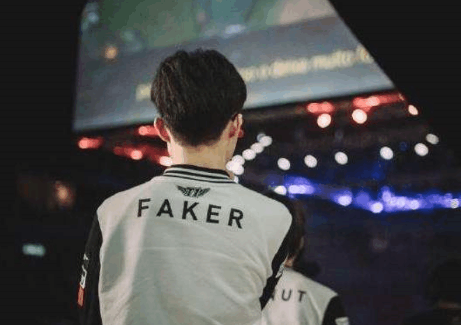 为詹姆斯创 为詹姆斯创